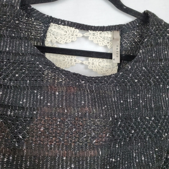 Entro sz M crocheted lace open back sweater - Picture 3 of 11